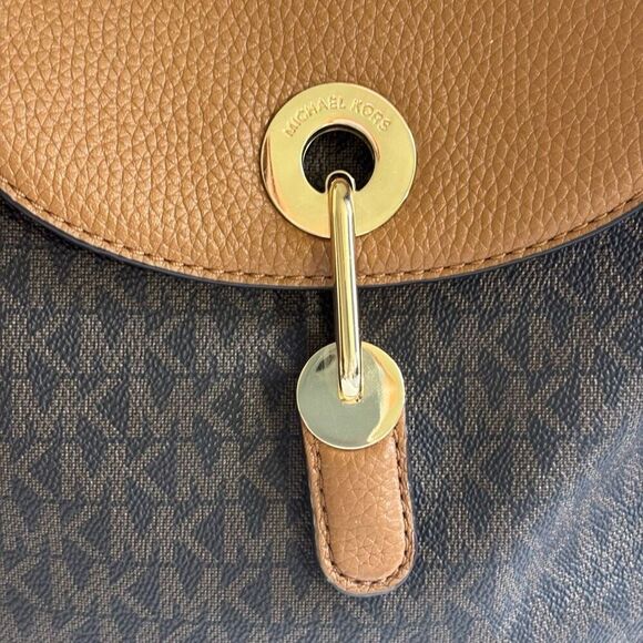 Michael Kors Raven Medium Backpack brown pebbled leather gold hardware - Picture 13 of 16